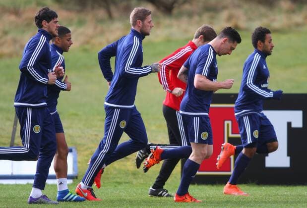 FuÃŸball, Training Nationalteam Schottland 28.03.2016. Mar Hall, Glasgow, Scotland. International Football Scotland Training and Media Event ahead of their game versus Denmark on 29th March. Scott Brown and Ikechi Anya lead the players xGeorgariouxVagelisx  ActionPlus11723026