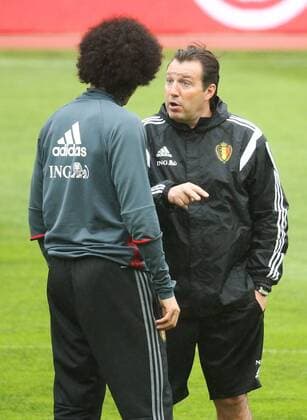 Bilder des Tages - SPORT Belgium s Marouane Fellaini and Belgium s head coach Marc Wilmots pictured during a training session of the Belgian national soccer team Red Devils in Leiria, Portugal, Monday 28 March 2016. The Red Devils will play a friendly game in and against Portugal on 29 March, the match was moved due to safety concerns after the Brussels terrorists attacks. The game is a preparation for the upcoming Euro2016. VIRGINIExLEFOUR  x04822556x