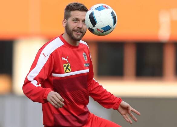 Fußball, Training Nationalteam Österreich SOCCER - AUT vs TUR, test match, preview VIENNA,AUSTRIA,28.MAR.16 - SOCCER - OEFB international match Länderspiel Austria vs Turkey, friendly match, preview, training team AUT. Image shows Guido Burgstaller (AUT). Picture shot with a Canon EOS-1D X Mark II sample. GEPAxpictures xChristianxOrt
