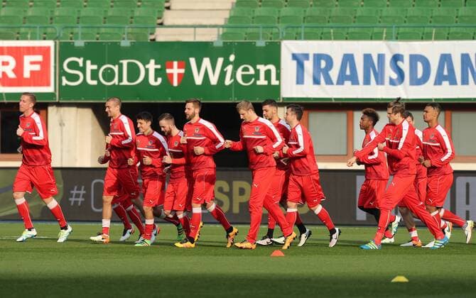 Fußball, Training Nationalteam Österreich SOCCER - AUT vs TUR, test match, preview VIENNA,AUSTRIA,28.MAR.16 - SOCCER - OEFB international match Länderspiel Austria vs Turkey, friendly match, preview, training team AUT. Image shows player of AUT. Picture shot with a Canon EOS-1D X Mark II sample. GEPAxpictures xChristianxOrt