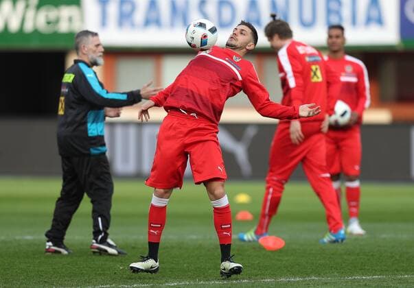 SOCCER - AUT vs TUR, test match, preview VIENNA,AUSTRIA,28.MAR.16 - SOCCER - OEFB international match Länderspiel Austria vs Turkey, friendly match, preview, training team AUT. Image shows Aleksandar Dragovic (AUT). Picture shot with a Canon EOS-1D X Mark II sample. GEPAxpictures xChristianxOrt