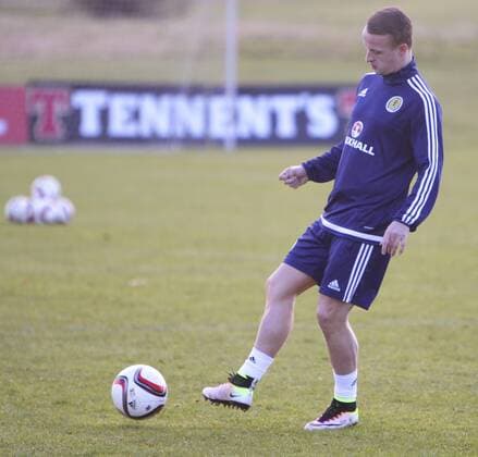 FuÃŸball, Training Nationalteam Schottland 28.03.2016. Mar Hall, Glasgow, Scotland. International Football Scotland Training and Media Event. Leigh Griffiths xGeorgariouxVagelisx  ActionPlus11723104