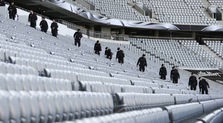 Fußball, Polizei durchsucht die Allianzarena vor dem Länderspiel Deutschland - Italien SOCCER - GER vs ITA, test match MUNICH,GERMANY,29.MAR.16 - SOCCER - international match Länderspiel Germany vs Italy, friendly match. Image shows police forces while inspection. GEPAxpictures xThomasxBachun