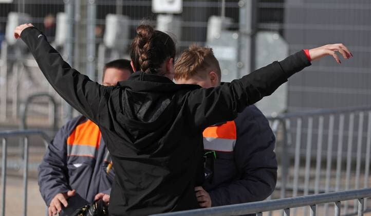 Fußball, Strenge Sicherheitskontrollen vor dem Länderspiel Deutschland - Italien SOCCER - GER vs ITA, test match MUNICH,GERMANY,29.MAR.16 - SOCCER - international match Länderspiel Germany vs Italy, friendly match. Image shows security checks at the entrance. GEPAxpictures xThomasxBachun