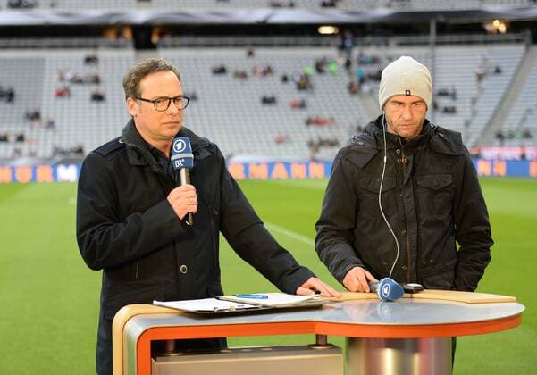 Fussball, Herren, Saison 2015 16, Länderspiel in München, Deutschland - Italien, v. l. Moderator Matthias Opdenhövel (ARD) und Experte Mehmet Scholl, 29.03.2016,