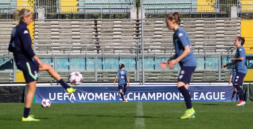 Bilder des Tages - SPORT Fußball, Damen, Champions League, Training VfL Wolfsburg in Brescia Brescia Brescia vs Wolfsburg , CL Frauen, Training Brescia, Italien, 29.03.2016, FUßBALL - ACF Brescia Femminile vs VfL Wolfsburg, Viertelfinale, UEFA Frauen Champions League, Saison 2015 16. Bild zeigt: Mannschaftstraining