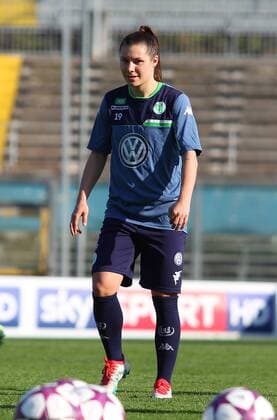 Fußball, Damen, Champions League, Training VfL Wolfsburg in Brescia Brescia Brescia vs Wolfsburg , CL Frauen, Training Brescia, Italien, 29.03.2016, FUßBALL - ACF Brescia Femminile vs VfL Wolfsburg, Viertelfinale, UEFA Frauen Champions League, Saison 2015 16. Bild zeigt: Ramona Bachmann (VfL Wolfsburg)