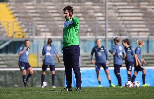 Fußball, Damen, Champions League, Training VfL Wolfsburg in Brescia Brescia Brescia vs Wolfsburg , CL Frauen, Training Brescia, Italien, 29.03.2016, FUßBALL - ACF Brescia Femminile vs VfL Wolfsburg, Viertelfinale, UEFA Frauen Champions League, Saison 2015 16. Bild zeigt: Cheftrainer Ralf Kellermann (VfL Wolfsburg)