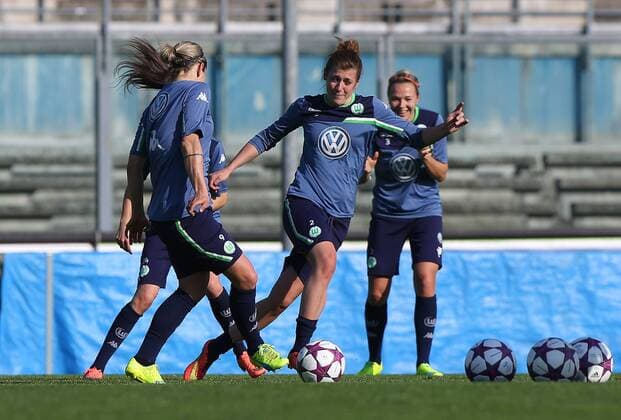 Fußball, Damen, Champions League, Training VfL Wolfsburg in Brescia Brescia Brescia vs Wolfsburg , CL Frauen, Training Brescia, Italien, 29.03.2016, FUßBALL - ACF Brescia Femminile vs VfL Wolfsburg, Viertelfinale, UEFA Frauen Champions League, Saison 2015 16. Bild zeigt: Luisa Wensing (VfL Wolfsburg),