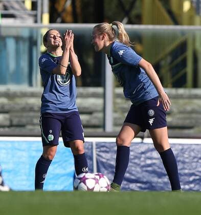 Fußball, Damen, Champions League, Training VfL Wolfsburg in Brescia Brescia Brescia vs Wolfsburg , CL Frauen, Training Brescia, Italien, 29.03.2016, FUßBALL - ACF Brescia Femminile vs VfL Wolfsburg, Viertelfinale, UEFA Frauen Champions League, Saison 2015 16. Bild zeigt: Anna Blässe (VfL Wolfsburg)