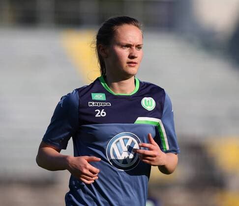 Fußball, Damen, Champions League, Training VfL Wolfsburg in Brescia Brescia Brescia vs Wolfsburg , CL Frauen, Training Brescia, Italien, 29.03.2016, FUßBALL - ACF Brescia Femminile vs VfL Wolfsburg, Viertelfinale, UEFA Frauen Champions League, Saison 2015 16. Bild zeigt: Caroline Hansen (VfL Wolfsburg)