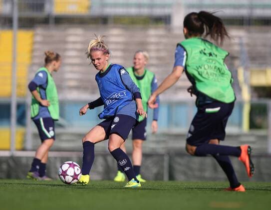 Fußball, Damen, Champions League, Training VfL Wolfsburg in Brescia Brescia Brescia vs Wolfsburg , CL Frauen, Training Brescia, Italien, 29.03.2016, FUßBALL - ACF Brescia Femminile vs VfL Wolfsburg, Viertelfinale, UEFA Frauen Champions League, Saison 2015 16. Bild zeigt: Julia Simic VfL Wolfsburg)