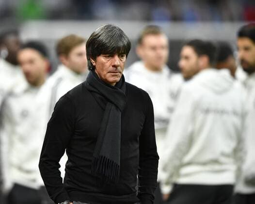 vor dem Spiel: Nationaltrainer Trainer Coach Joachim Jogi Löw (GER) vor seinen Spielern DFB Länderspiel Nationalteam Deutschland gegen Italien Freundschaftsspiel Fußball Herren GER vs ITA Allianz Arena München 29.03.2016 DFB Länderspiel Nationalteam Deutschland gegen Italien