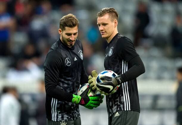 29. Maerz 2016: Muenchen, Fussball Testspiel: Deutschland - Italien: Torwart Kevin Trapp (l) und Torwart Bernd Leno (beide Deutschland).