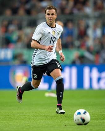 Fußball, Länderspiel, Deutschland - Italien 29. Maerz 2016: Muenchen, Allianz Arena: Fussball Testspiel: Deutschland - Italien: Mario Goetze (Deutschland)l.
