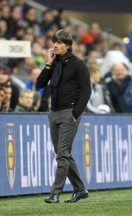 Fußball, Länderspiel, Deutschland - Italien 29.03.2016, Fussball Nationalmannschaft, Freundschaftsspiel Deutschland - Italien, in der Allianz-Arena München. Trainer Joachim Löw (Deutschland) nachdenklich 