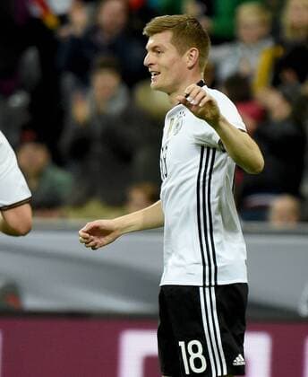 29.03.2016, xjhx, Fussball Testspiel, Deutschland - Italien, emspor v.l. Toni Kroos (Deutsche Fussball Nationalmannschaft DFB) Torjubel, Goal celebration, celebrate the goal zum 1:0