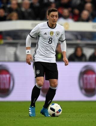 Fußball, Länderspiel, Deutschland - Italien FUSSBALL INTERNATIONAL TESTSPIEL IN DER ALLIANZ ARENA MUENCHEN Deutschland - Italien 29.03.2016 Mesut Oezil (Deutschland) 