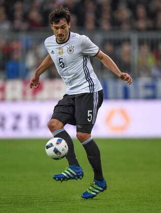Fußball, Länderspiel, Deutschland - Italien FUSSBALL INTERNATIONAL TESTSPIEL IN DER ALLIANZ ARENA MUENCHEN Deutschland - Italien 29.03.2016 Mats Hummels (Deutschland) 