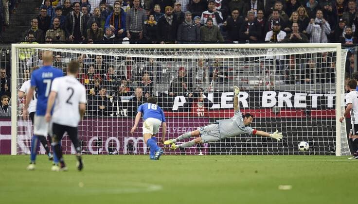 München 29 03 2016 - Länderspiel Nationalmannschaft DFB Fussball Deutschland vs Italien foto DanielexBuffa Image Toni Kroos 