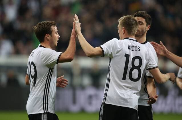 München, Fussball, Soccer, DFB, Länderspiel, Testspiel, Freundschaftsspiel, Deutschland - Italien, 29.03.2016, Allianzaren München, mario götze, Toni Kroos,beide Deutschland, torjubel