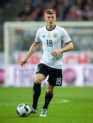 29. Maerz 2016: Muenchen, Allianz Arena: Fussball Testspiel: Deutschland - Italien: Toni Kroos (Deutschland)l.