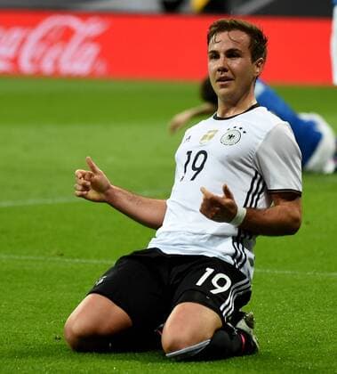 Bilder des Tages - SPORT Fußball, Länderspiel, Deutschland - Italien 29.03.2016, xjhx, Fussball Testspiel, Deutschland - Italien, emspor v.l. Mario Goetze (Deutsche Fussball Nationalmannschaft DFB) Torjubel, Goal celebration, celebrate the goal zum 2:0