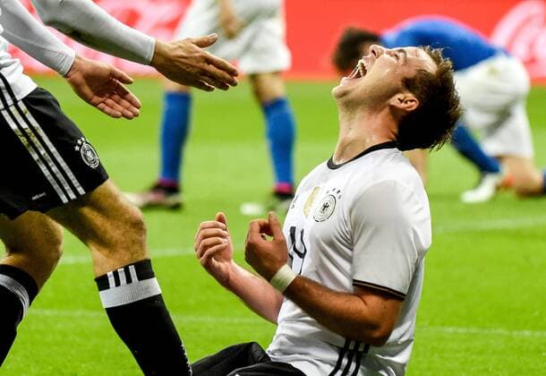 29.03.2016, xjhx, Fussball Testspiel, Deutschland - Italien, emspor v.l. Mario Goetze (Deutsche Fussball Nationalmannschaft DFB) Torjubel, Goal celebration, celebrate the goal zum 2:0