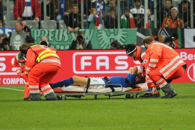 Leonardo Bonucci (ITA) muss verletzt vom Platz - Deutschland vs. Italien, Allianz Arena München
