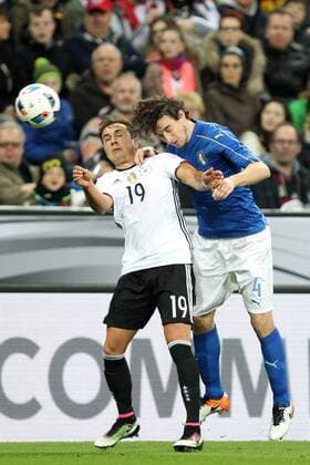 Fußball, Länderspiel, Deutschland - Italien Mario Goetze Germany, Matteo Darmian Italy Munich 29-03-2016 Allianz Arena Football Calcio Friendly match Germany - Italy Germania - Italia Nationalteam Länderspiel lucaxpagliaricci