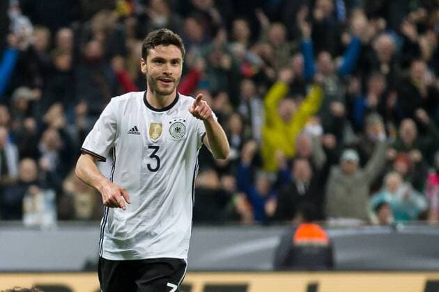 Fußball, Länderspiel, Deutschland - Italien Muenchen Jonas Hector (GER 3) beim Torjubel nach dem Treffer zum 3:0 beim Freundschaftsspiel zwischen Deutschland und Italien am 29.03.2016, Copyright: Schueler Eibner-Pressefoto EP_JSE
