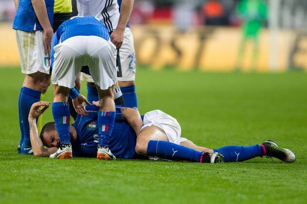Muenchen Leonardo Bonucci (ITA 19) verletzt am Boden beim Freundschaftsspiel zwischen Deutschland und Italien am 29.03.2016, Copyright: Schueler Eibner-Pressefoto EP_JSE