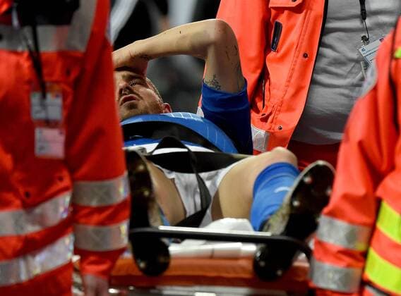 Fußball, Länderspiel, Deutschland - Italien 29.03.2016, xjhx, Fussball Testspiel, Deutschland - Italien, emspor v.l. Leonardo Bonucci (Italien) receive an injury, bursied, harried, hurt, injured, injury, trauma, disappointed, crestfallen, verletzt, Verletztung