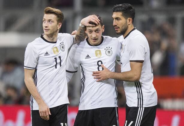 München, 29.03.2016, Allianz Arena Torjubel: Marco Reus (Deutschland), Mesut Özil (Deutschland), Emre Can (Deutschland) Deutschland - Italien mm