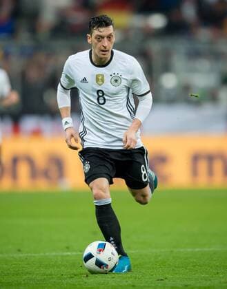 Fußball, Länderspiel, Deutschland - Italien 29. Maerz 2016: Muenchen, Allianz Arena: Fussball Testspiel: Deutschland - Italien: Mesut Oezil (Deutschland).