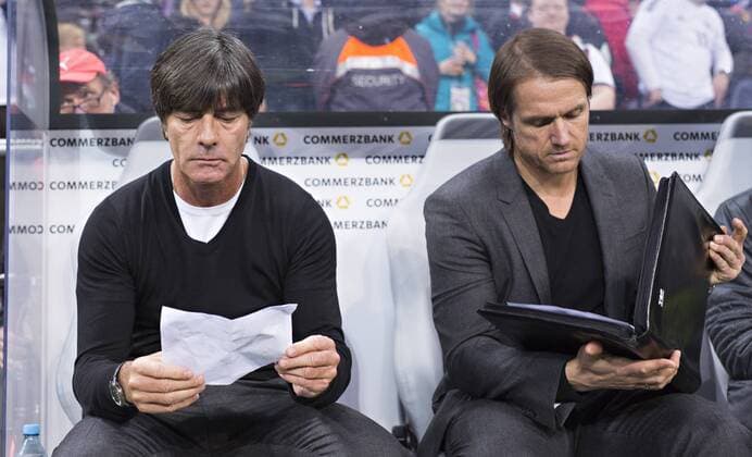 München, 29.03.2016, Allianz Arena Trainer Joachim Löw (Deutschland), Assistenz-Trainer Thomas Schneider (Deutschland) Deutschland - Italien mm