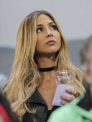 Ann-Kathrin BROEMMEL, Freundin von Mario Goetze Halbfigur, Freisteller , Aktion, Einzelbild, Portrait, Porträt, Spielerfrau, junge hübsche Frau, Maedchen, sexy, aufreizend, Figur, hübsch, lacht, attraktiv, DEUTSCHLAND - ITALIEN (4 -1 ) Freundschaftsspiel, friendly match, Deutsche Fussball Nationalmannschaft, DFB am 29.03.2016 in Muenchen.