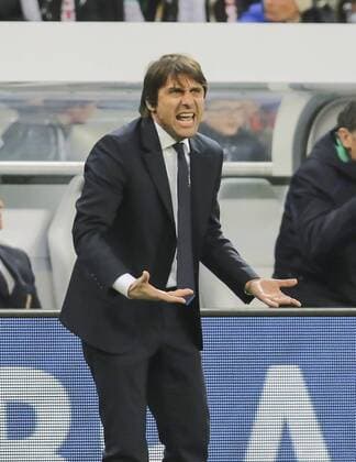 Antonio CONTE, ITA Cheftrainer, Trainer, Nationaltrainer gestikuliert und gibt Anweisungen, Aktion, Einzelbild, Gestik, Geste, Handbewegung, zeigen, deuten Halbfigur, Freisteller , Aktion, Einzelbild, Portrait, Porträt, DEUTSCHLAND - ITALIEN (4 -1 ) Freundschaftsspiel, friendly match, Deutsche Fussball Nationalmannschaft, DFB am 29.03.2016 in Muenchen.