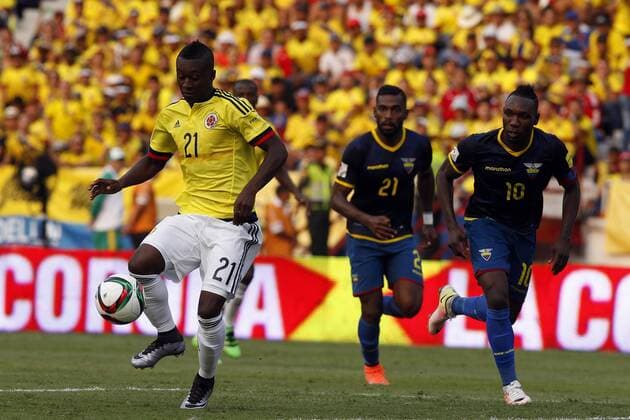 Colombia s Marlos Moreno (L) in action before Ecuador during a World Cup qualifying match held at Metropolitano stadium in Barranquilla, Colombia, 29 March 2016. EFE Mauricio Dueñas COLOMBIA VS. ECUADOR !ACHTUNG: NUR REDAKTIONELLE NUTZUNG!  BRQ038 20160330-635948962852831574