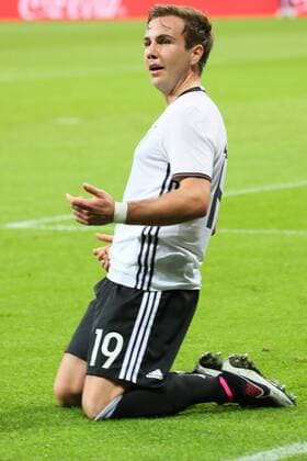 Torjubel Mario Götze (D) beim 2:0 - Deutschland vs. Italien, Allianz Arena München