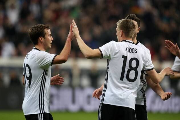 München, Fussball, Soccer, DFB, Länderspiel, Testspiel, Freundschaftsspiel, Deutschland - Italien, 29.03.2016, Allianzaren München, Mario Götze, Toni Kroos, beide Deutschland, Torjubel