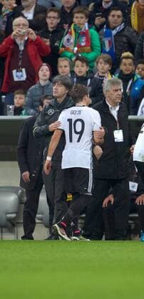 Fussball DFB München Muenchen 29.03.2016 Allianz Arena Laenderspiel Test EURO 2016 Deutschland geg Italien 4 : 1 Wechsel Mario GOETZE (GÖTZE) 19 GER Joachim LOEW (LÖW) GER Trainer