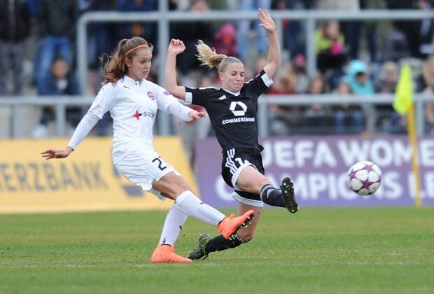 30.03.2016, xmhx, Fussball UEFA WomenÕs Champions League, 1.FFC Frankfurt - FC Rosengard, emspor, v.l. Lieke Martens (FC Rosengard), Jackie Groenen (1. FFC Frankfurt)