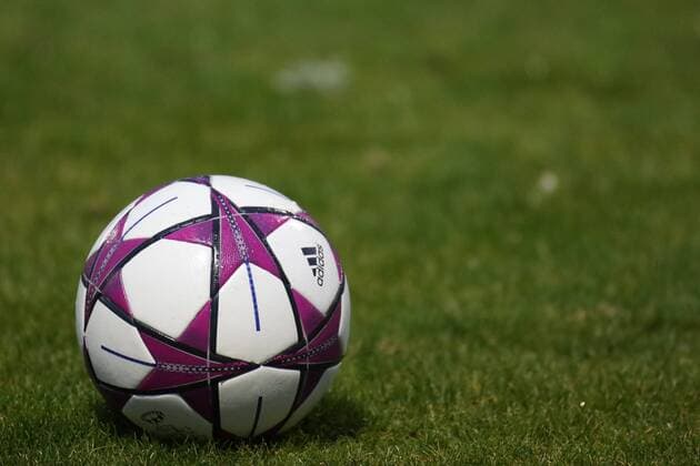 Der Spielball der Marke adidas mit lila Sternen Finalball, offizieller Spielball des Finales, Finale, Endspiel, Official Match Ball, Symbolfoto, Symbolbild, Fussball, UEFA Women s Champions League, 1. FFC Frankfurt - FC Rosengard (Schweden), xozx