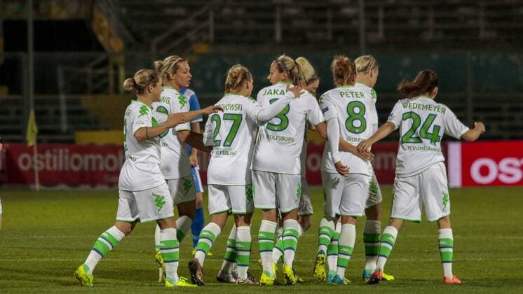 Fußball, UWCL, Brescia CF - VfL Wolfsburg; Zsanett Jakabfi (Wolfsburg, 3) Jubel, Torjubel, Freude, Emotion, Torerfolg, Aktion, action, goal, goal celebration, celebrates. xtgx