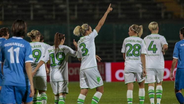 Fußball, UWCL, Brescia CF - VfL Wolfsburg; Zsanett Jakabfi (Wolfsburg, 3) Jubel, Torjubel, Freude, Emotion, Torerfolg, Aktion, action, goal, goal celebration, celebrates. xtgx