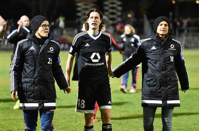 30.03.2016, xblx, Fussball UEFA WomenÕs Champions League, 1.FFC Frankfurt - FC Rosengard, emspor, v.l. Saskia Bartusiak (1.FFC Frankfurt), Kerstin Garefrekes (1.FFC Frankfurt), Dzsenifer Marozsan (1.FFC Frankfurt), feiern den Sieg