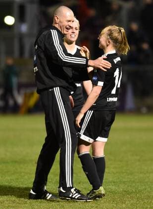 30.03.2016, xblx, Fussball UEFA WomenÕs Champions League, 1.FFC Frankfurt - FC Rosengard, emspor, v.l. Trainer Matt Ross (1.FFC Frankfurt), Jackie Groenen (1.FFC Frankfurt), feiern den Sieg