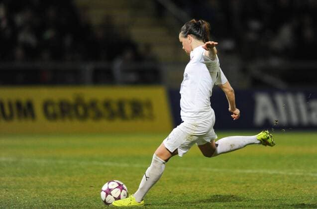 30.03.2016, xmhx, Fussball UEFA WomenÕs Champions League, 1.FFC Frankfurt - FC Rosengard, emspor, v.l. Sara Birch Gunnarsdoottir (FC Rosengard) verschießt Elfmeter