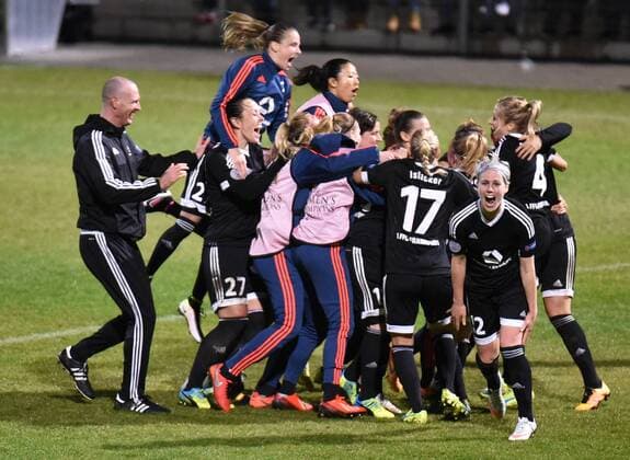 30.03.2016, xblx, Fussball UEFA WomenÕs Champions League, 1.FFC Frankfurt - FC Rosengard, emspor, v.l. Trainer Matt Ross (1.FFC Frankfurt), Marith Priessen (1.FFC Frankfurt), FFC feiert den Sieg